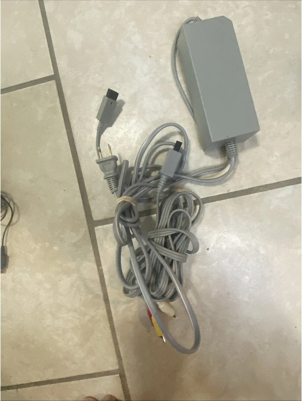 Nintendo Wii Video Game Console RVL-001 White With Cords ,remote,wheel